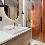 Elegant With Air Conditioning Pet Friendly By Renters