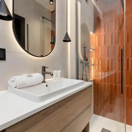 Elegant With Air Conditioning Pet Friendly By Renters