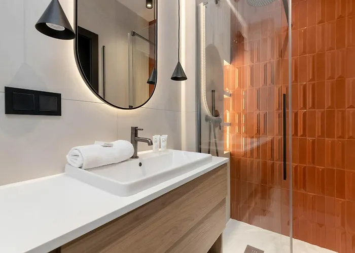 Elegant With Air Conditioning Pet Friendly By Renters