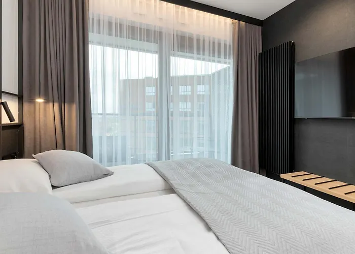 Elegant With Air Conditioning Pet Friendly By Renters